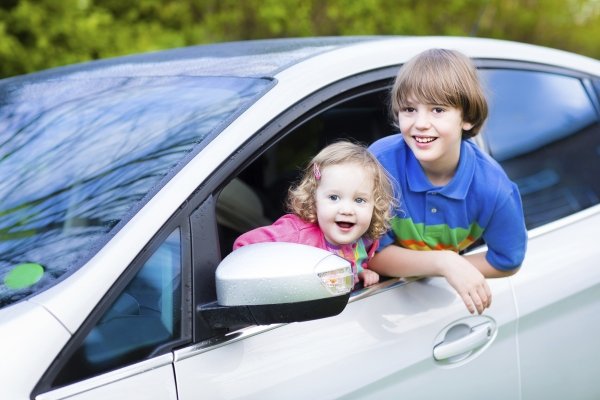 Дитини закачує в машині: що робити?