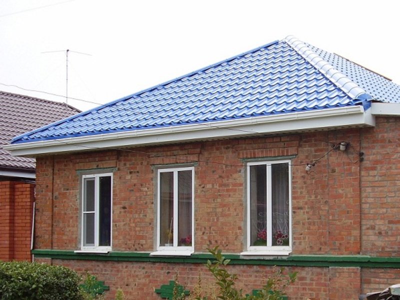 Вальмовий дах – фото та основні конструктивні особливості