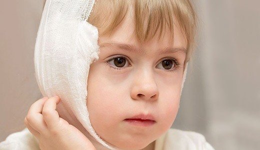 Болить вухо у дитини: що робити