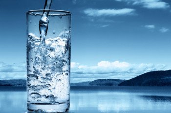 Схуднути за допомогою води: 4 види водних дієт + меню, протипоказання