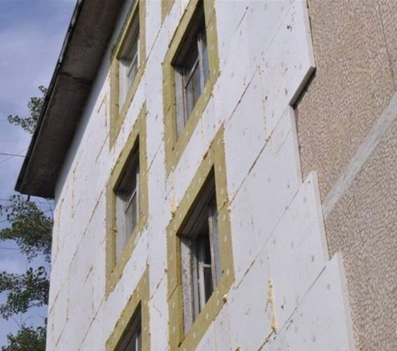 Утеплення стін будинку за допомогою пінопласту