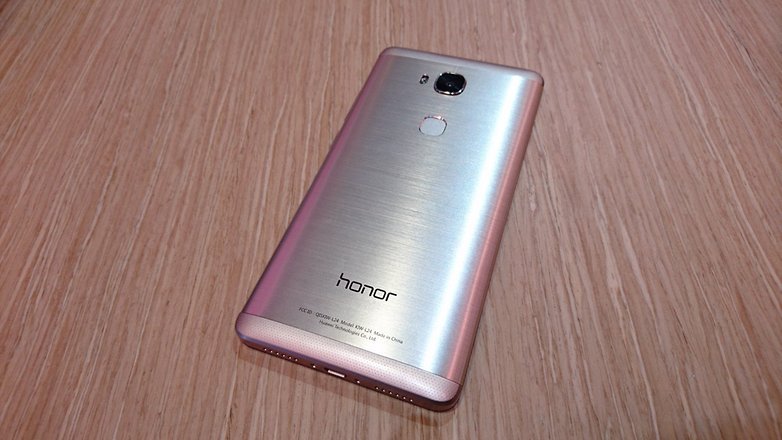 Огляд Honor 5X: перші враження про це бюджетному звіра