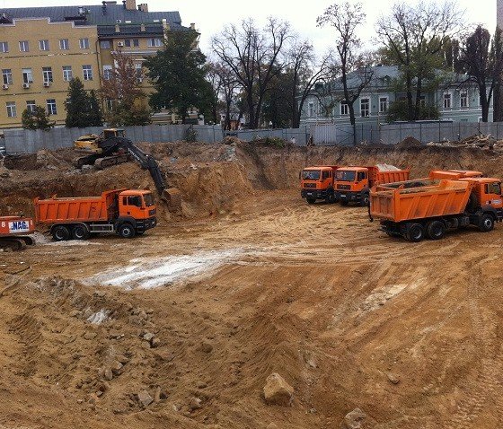 Розробка грунту при будівництві