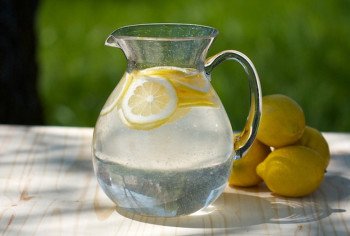 Лимонна вода для схуднення: рецепт, дієта та відгуки