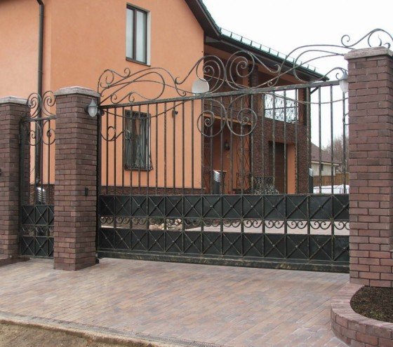 Конструктивні та дизайнерські можливості металевих огорож