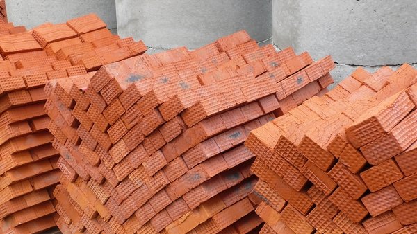 Цегла. Будівельний матеріал на століття.