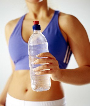 Схуднути за допомогою води: 4 види водних дієт + меню, протипоказання