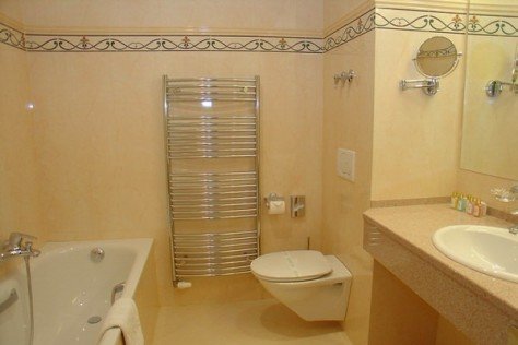 Як вибрати кахель для ванної кімнати: рекомендації (58 фото)