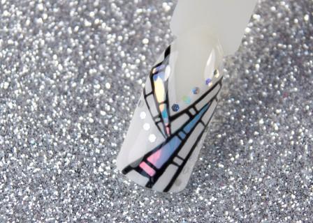 Зимовий дизайн нігтів 2017: геометрія, бите скло, негативний простір