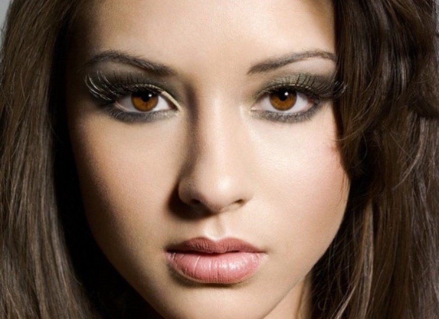 Вечірній макіяж для карих очей або як підкреслити виразність: поради візажистів