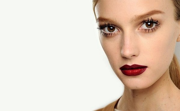 Макіяж з темною помадою: правила підготовки і нанесення