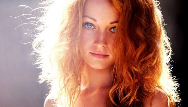 Який макіяж для блакитних очей вибрати і покроково завдати