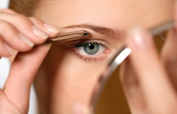 Форма брів: як з їх допомогою можна змінити риси обличчя