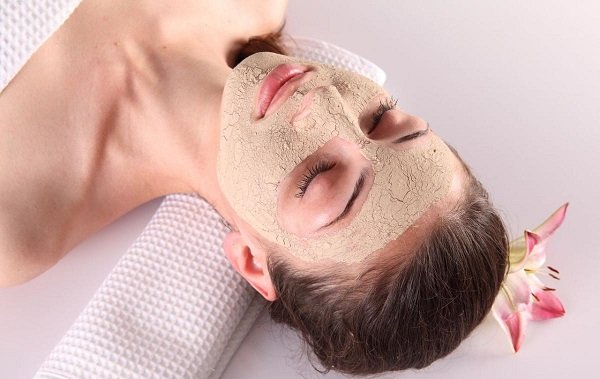 З чого готується освіжаюча маска для обличчя в домашніх умовах