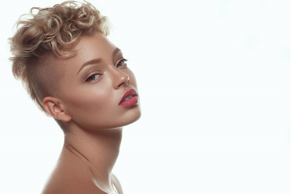 Яка форма брів підходить для овального обличчя і як її змінити