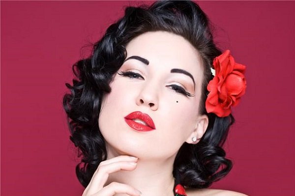 Макіяж для брюнеток: який мейк ап зробити на день та вечір