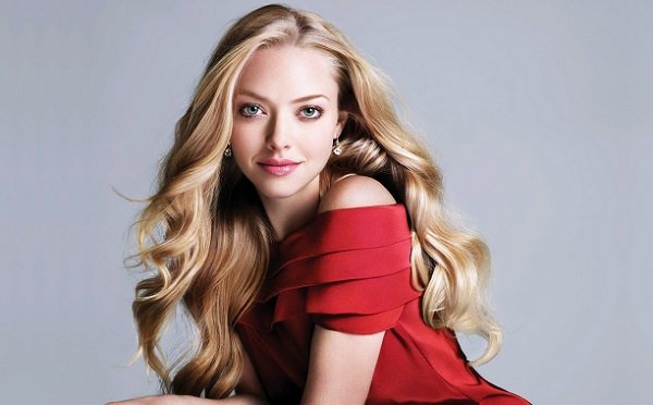 Як нанести макіяж під червоне плаття і які правила врахувати