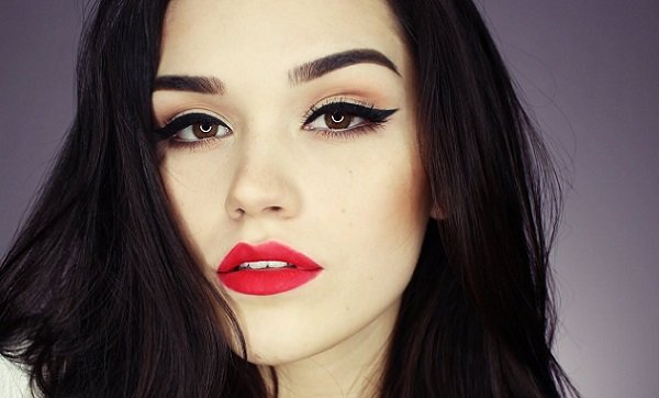 Макіяж для брюнеток: який мейк ап зробити на день та вечір