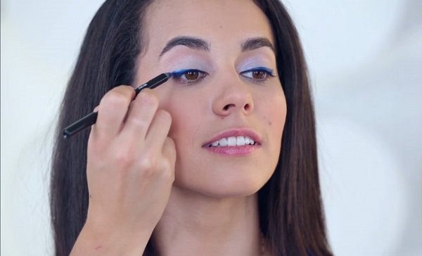 Яскравий макіяж для карих очей: вибір тіней і правила нанесення