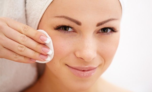 Чорний смокі айс: які є правила і особливості в макіяжі