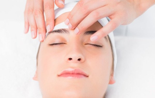 Брови: як вибирається і коригується форма в домашніх умовах