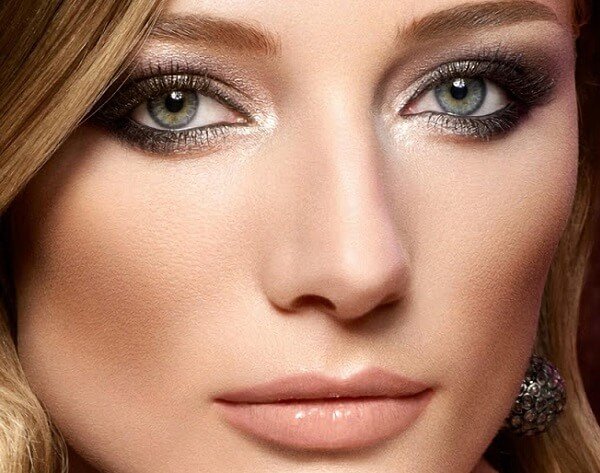 Як зробити ефектний вечірній макіяж для зелених очей