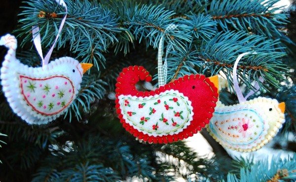 Ялинкові іграшки своїми руками з підручних матеріалів: фото з новими ідеями