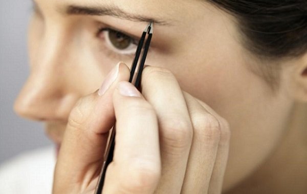 Брови: як вибирається і коригується форма в домашніх умовах