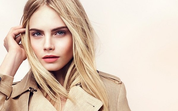 Який макіяж для блакитних очей вибрати і покроково завдати