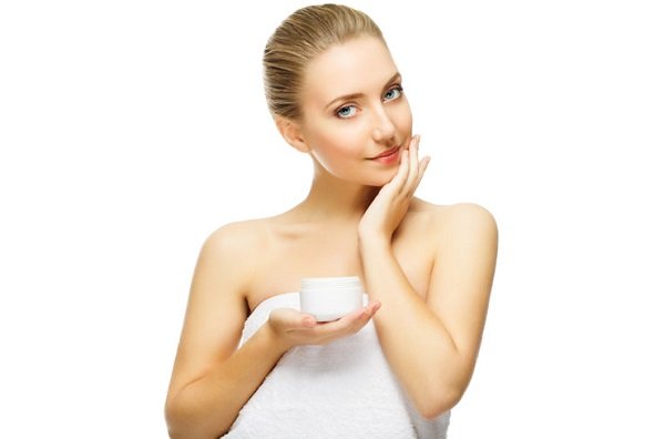 Макіяж в клуб: яких правил дотримуватися у виборі косметики