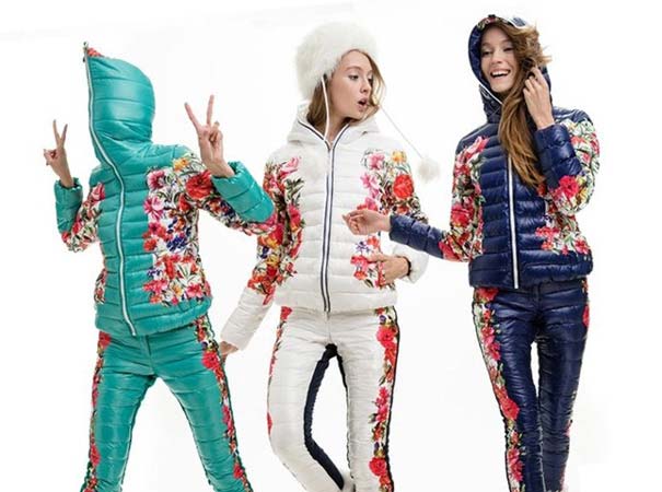 Модні костюми 2017: спортивні жіночі, фото новинки для дівчат від Адідас