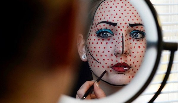 На які види поділяється поп арт макіяж і як покроково завдати