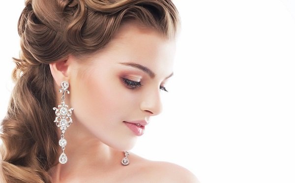 Яка форма брів підходить для овального обличчя і як її змінити