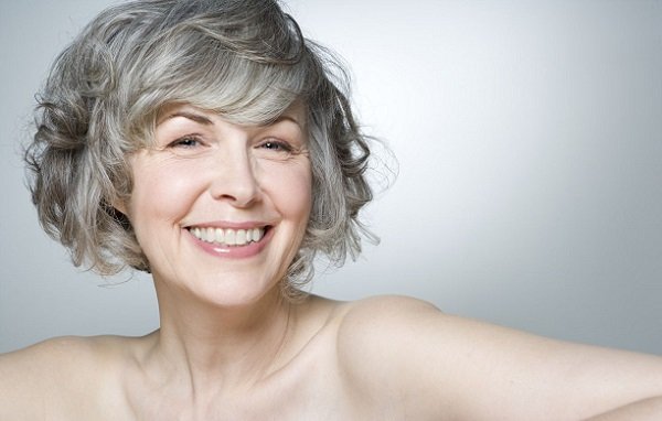 Макіяж після 60 років в домашніх умовах: на що робити акцент