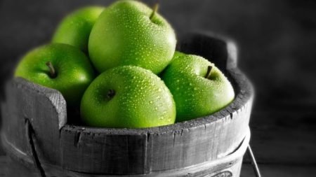 Які вітаміни в яблуках, корисні властивості фруктів