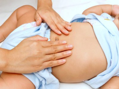 Коліки у новонародженого: симптоми і лікування