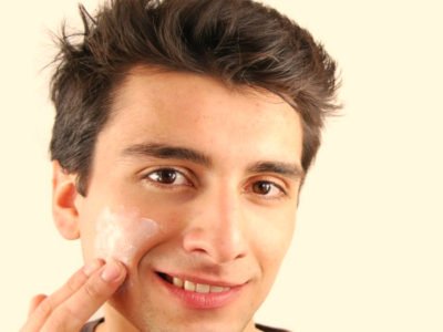 Лущення шкіри на обличчі у чоловіків: причини і лікування