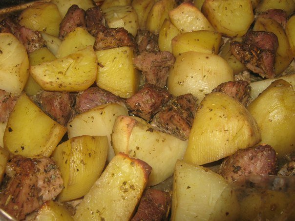 Запечь в духовке мясо с картошкой рецепт пошагово в духовке Запечь в духовке мясо с картошкой рецепт пошагово в духовке