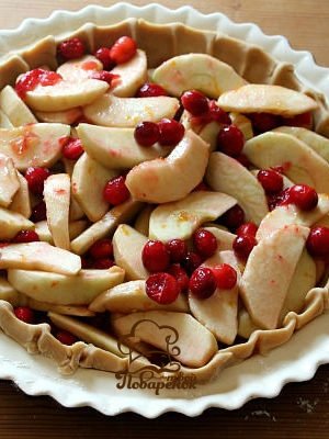 Пиріг з яблуками і брусницею   покроковий домашній рецепт