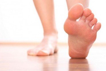 Німіє великий палець на нозі: причини, до кого звернутися, лікування