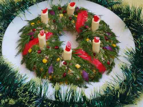 Прикраса новорічних салатів фото