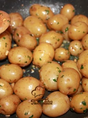 Як посмажити картоплю на сковороді   кращі покрокові рецепти