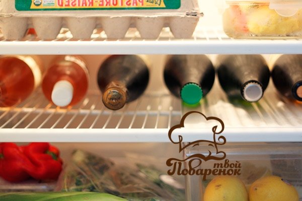 Як правильно зберігати вино в холодильнику