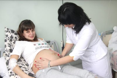 Клізма при вагітності: чи можна робити при запорі?