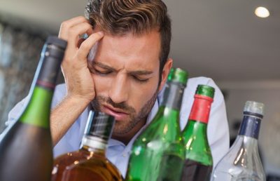Як позбутися від нудоти після алкоголю, що робити?