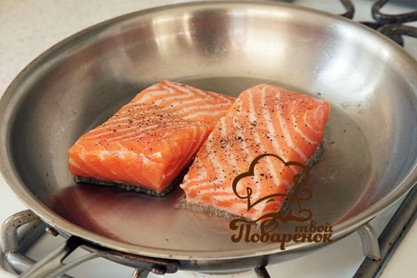 Як смачно посмажити стейк із сьомги на сковороді покроковий рецепт Як смачно посмажити стейк із сьомги на сковороді покроковий рецепт