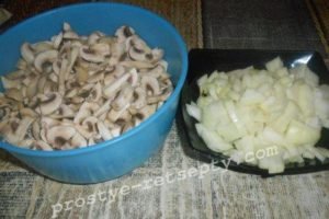 Мясо по французьки з картоплею і грибами в духовці: рецепт з фото