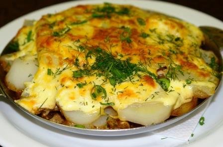 Курка по французьки з картоплею в духовці: рецепт з фото