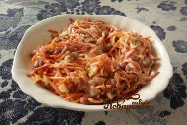 Рецепт салату з яєчними млинцями та корейською морквою