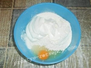 Шарлотка з яблуками: рецепт з фото покроково в духовці зі сметаною